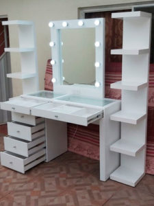 LITFAD Moderno escritorio de maquillaje de madera para dormitorio, tocador  de maquillaje con cajón, tocador nórdico con luz LED, tocador de maquillaje